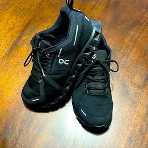 Black on cloud waterproof tennis shoes